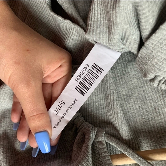 REVAMPED Grey Crop Top Size S - Picture 4 of 6